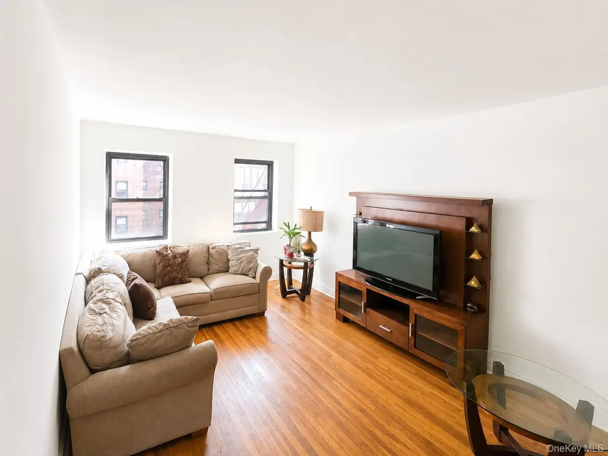 118-60 Metropolitan Avenue #3C, Kew Gardens, NY 11415 - #1