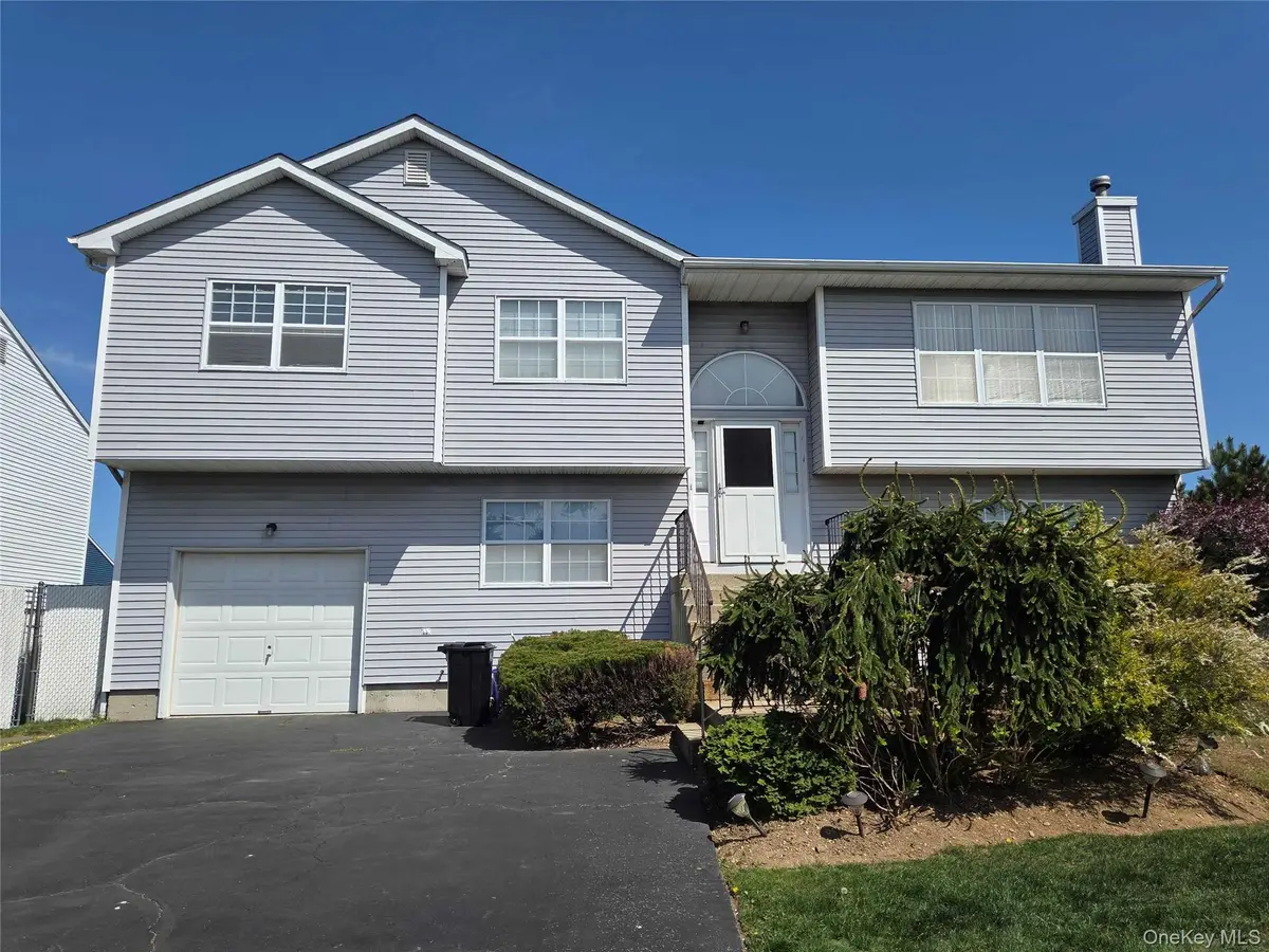 103 Clifton Court, Farmingdale, NY 11735 - #1