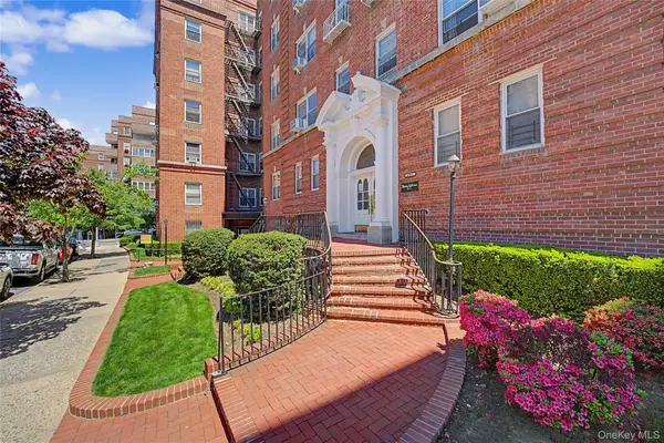 69-11 Yellowstone Boulevard #A4, Forest Hills, NY 11375