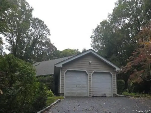 27 Spinning Wheel Lane, Dix Hills, NY 11746 - #2