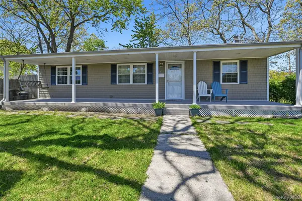 226 W 5th Street, Deer Park, NY 11729