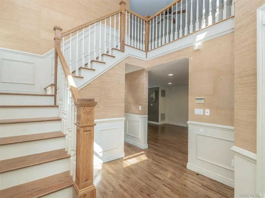 21 Marwood Road N, Port Washington, NY 11050 - #3