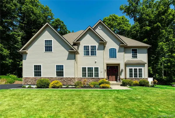 37 Biltmore Drive, Hopewell Junction, NY 12533