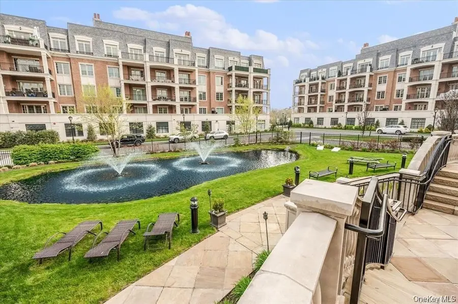 6000 Royal Court #6202, North Hills, NY 11040 - #2
