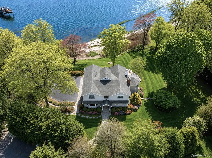 17 Youngs Lane, Setauket, NY 11733 - #2