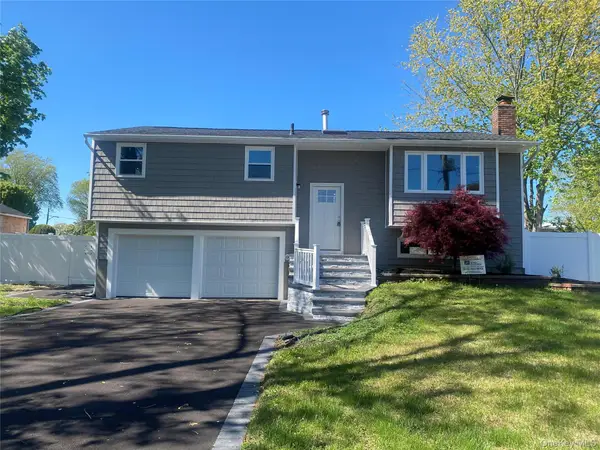 17 Berkeley Avenue, Selden, NY 11784