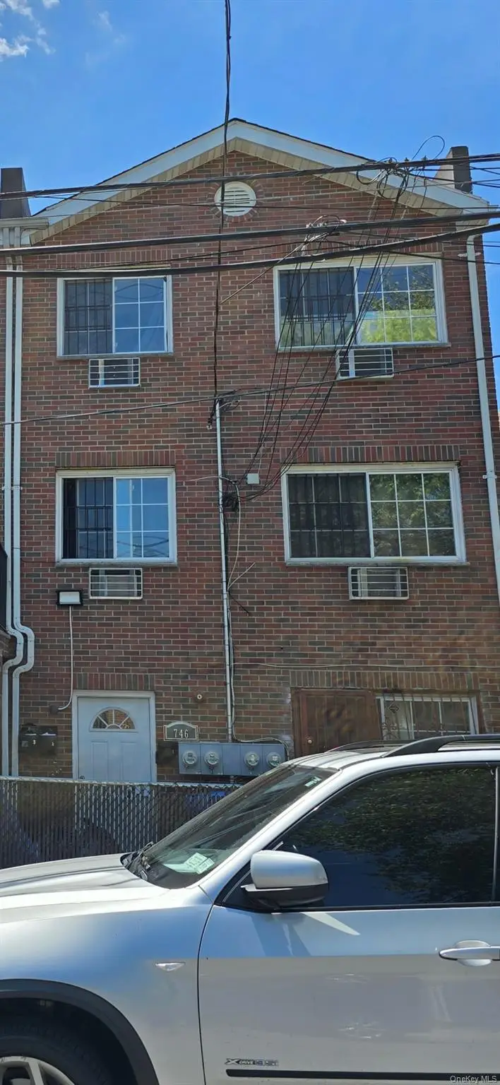 746 E 227th Street, Bronx, NY 10466 - #1