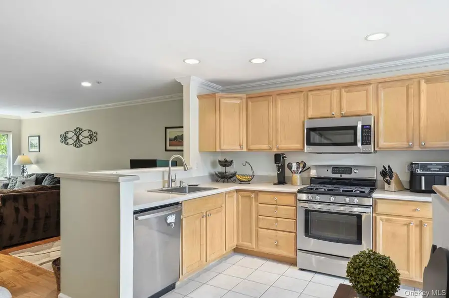 324 Viewpoint Terrace, Peekskill, NY 10566 - #2
