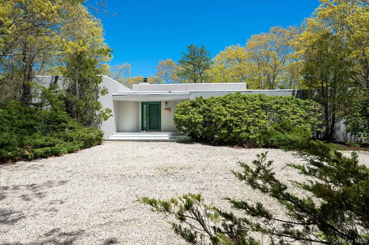 6 Deer Path, Quogue, NY 11959 - #1