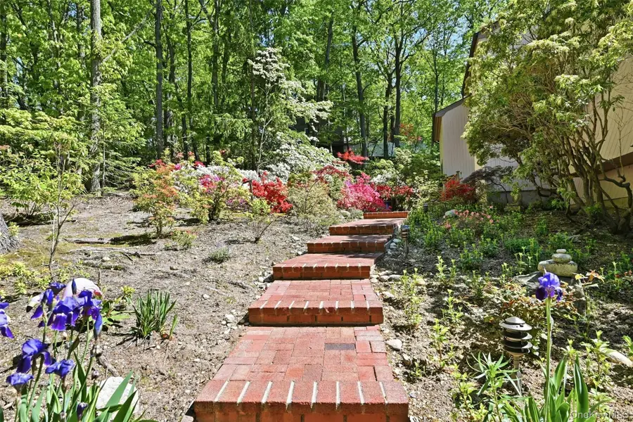 40 Laurel Hill Road, Centerport, NY 11721 - #3