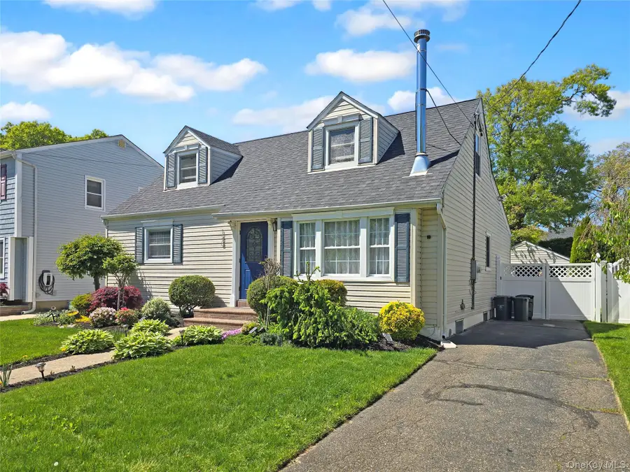 188 Elsie Avenue, Merrick, NY 11566 - #2