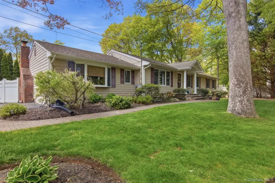 28 King Arthurs Court, Saint James, NY 11780 - #3