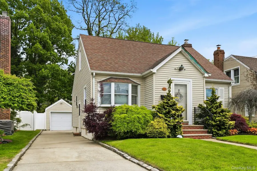 257 Jefferson Street, Franklin Square, NY 11010 - #2