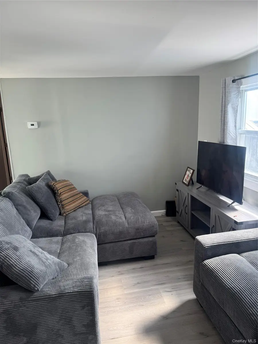 600 Broadway #E3, Amityville, NY 11701 - #2