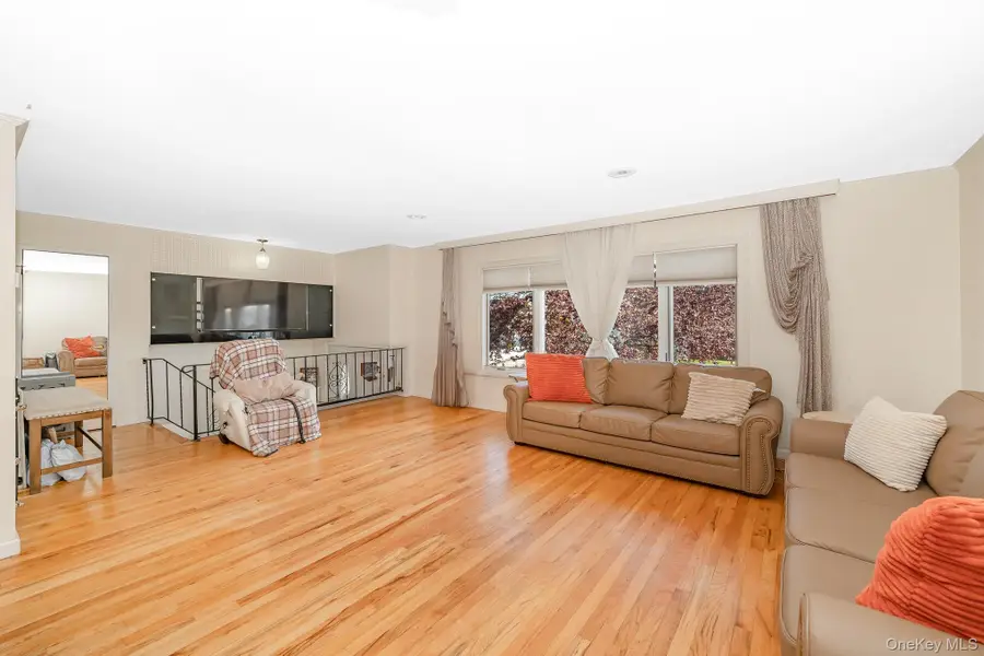 495 Windmill Avenue, West Babylon, NY 11704 - #3