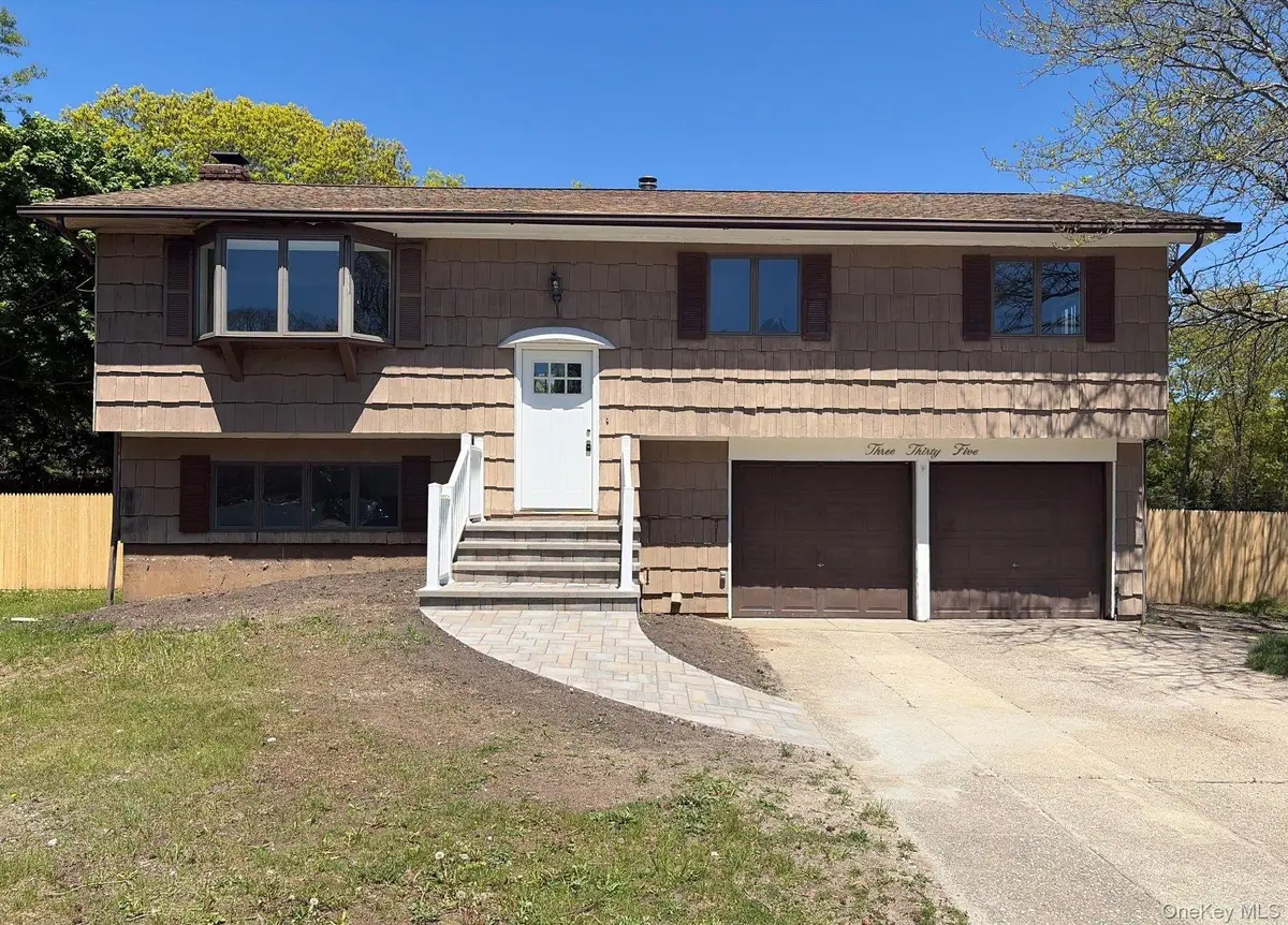 335 Babylon Street, Islip Terrace, NY 11752 - #1