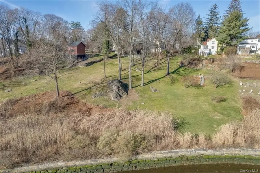 729 Stuart Avenue, Mamaroneck, NY 10543 - Image #2