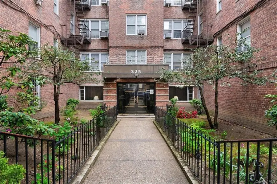 325 E 201st Street #5F, Bronx, NY 10458 - #2