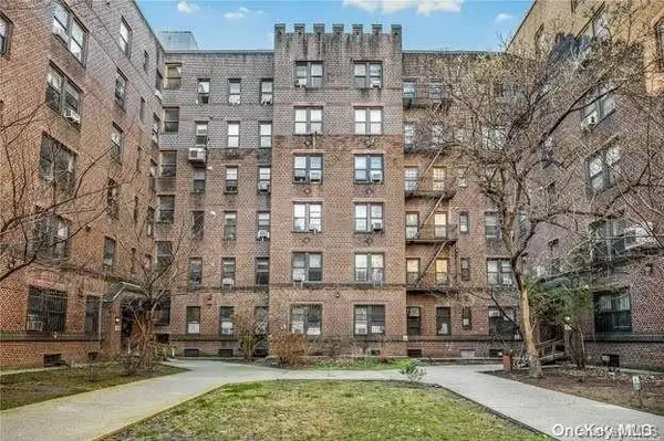 42-20 Kissena Boulevard #C7, Flushing, NY 11355