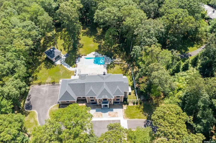 60 Koenig Drive, Oyster Bay Cove, NY 11771 - Image #2