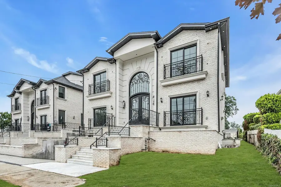 259-09 81st Avenue, Glen Oaks, NY 11004 - Image #3