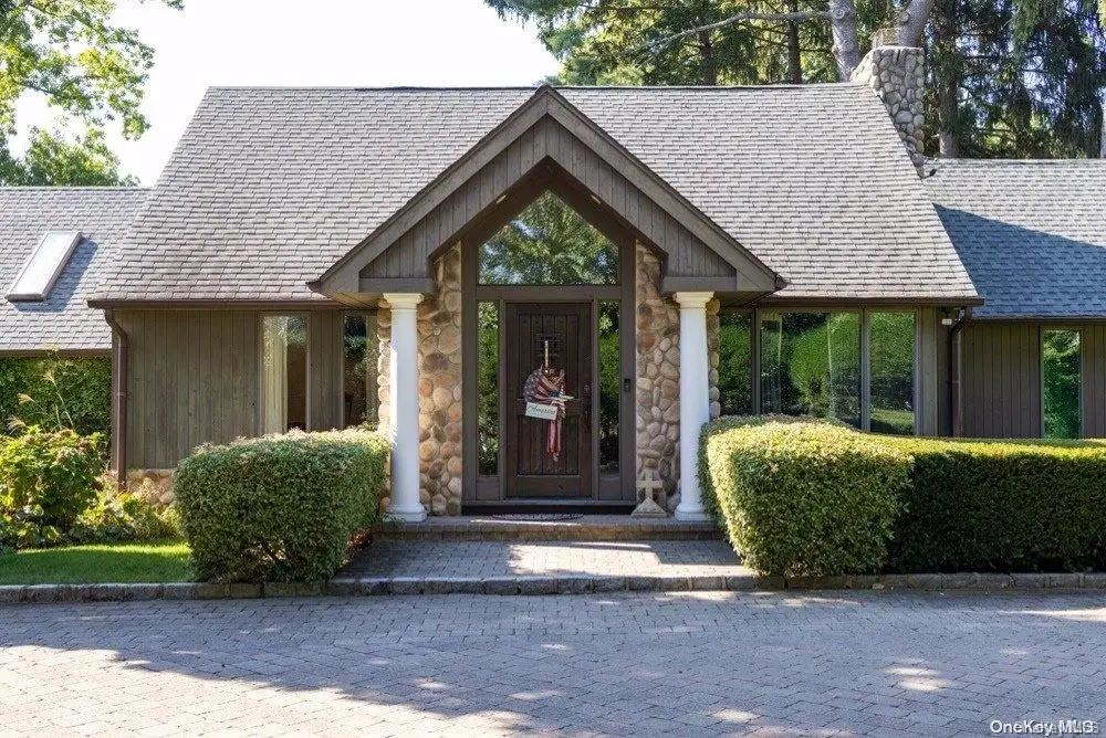 527 Deer Park Road, Dix Hills, NY 11746 - Image #1