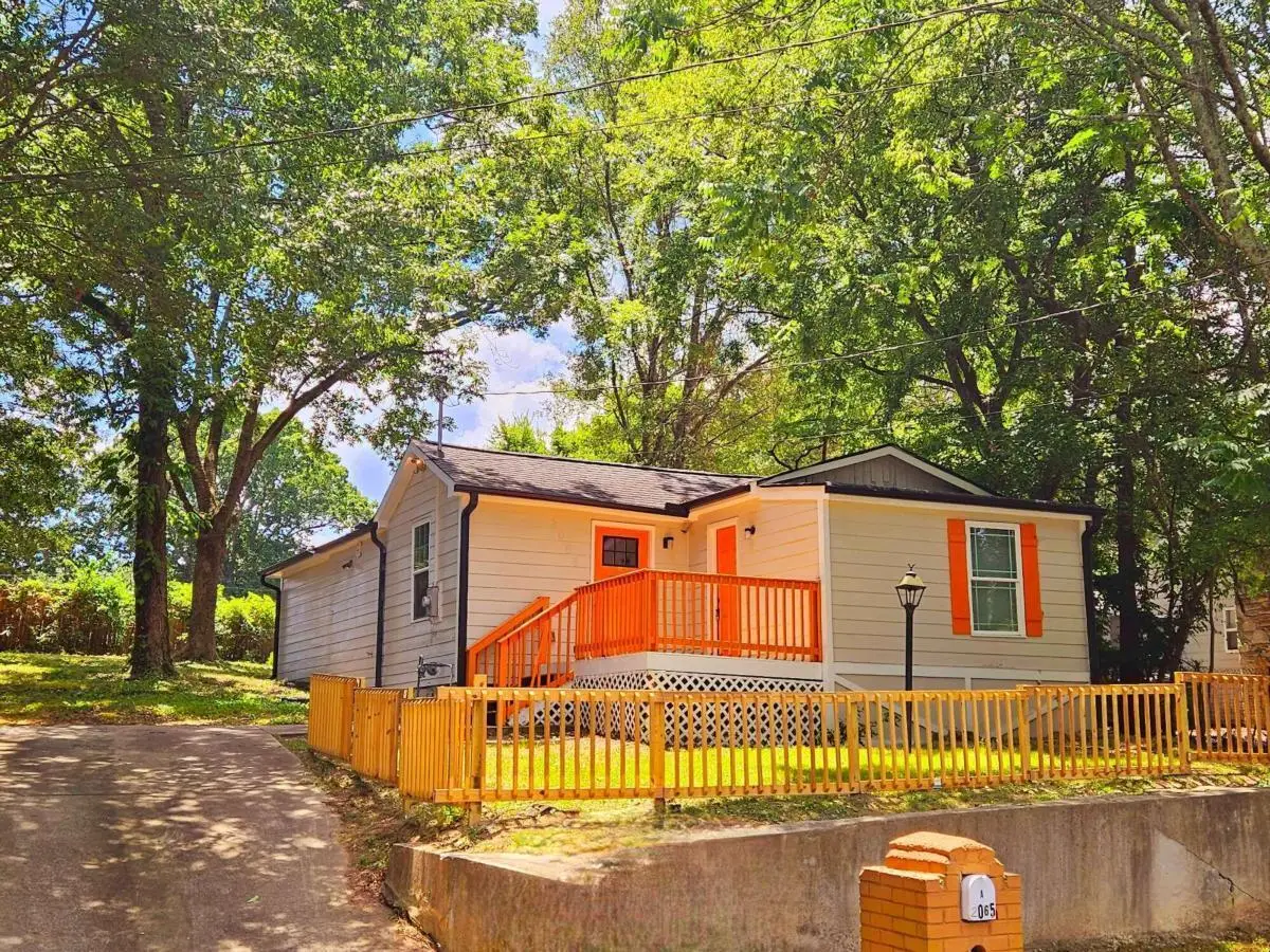 2065 Morehouse Drive Nw, Atlanta, GA 30314 - Image #1