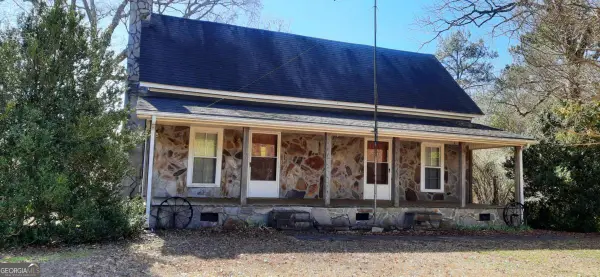 11953 Henderson Mountain Road, Fairmount, GA 30139