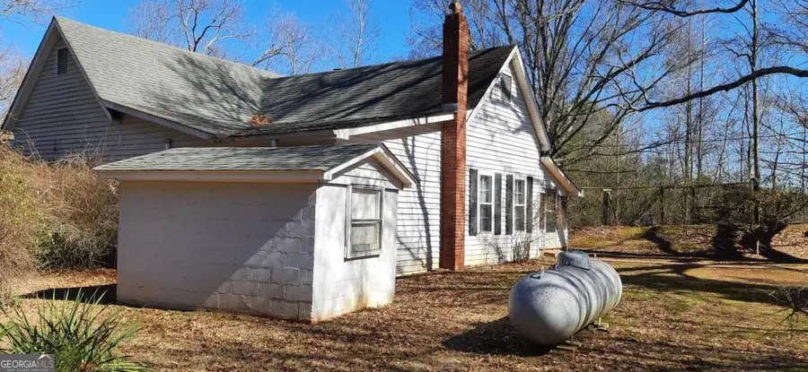 11953 Henderson Mountain Road, Fairmount, GA 30139 - Image #3