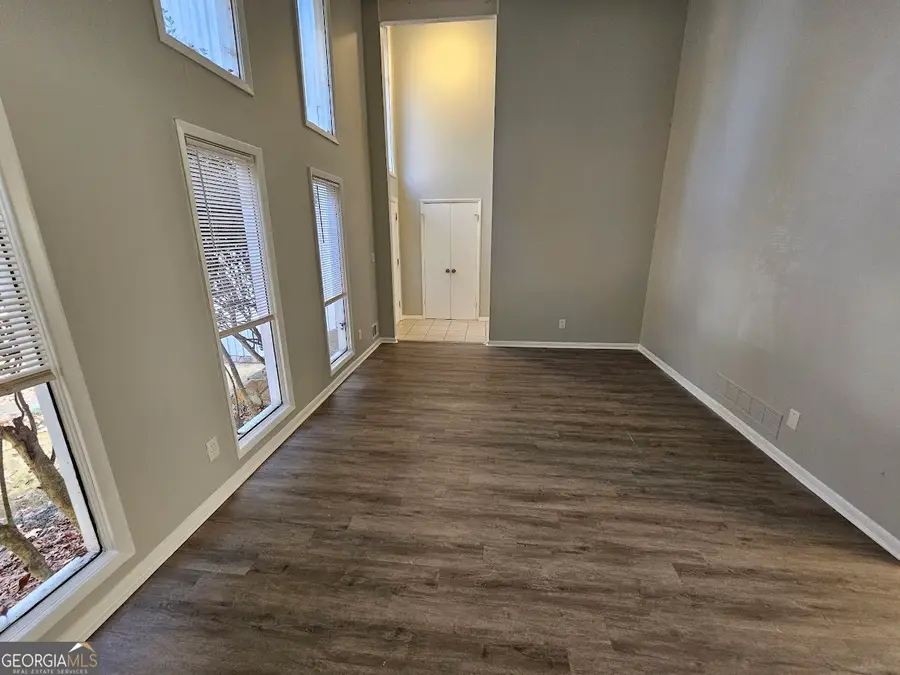 5085 Rock Glen Drive, Stone Mountain, GA 30088 - Image #3