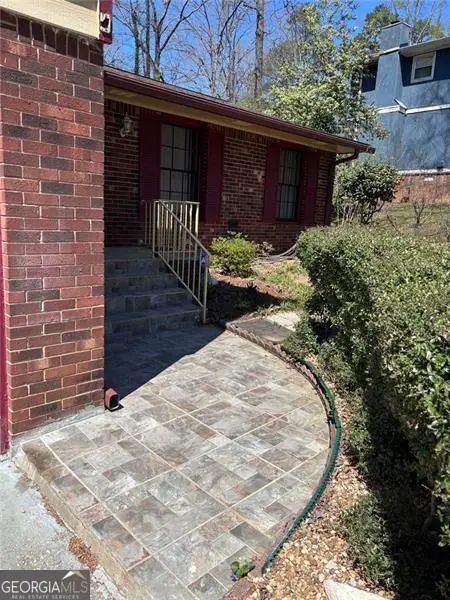 618 Rockborough Drive, Stone Mountain, GA 30083 - Image #2