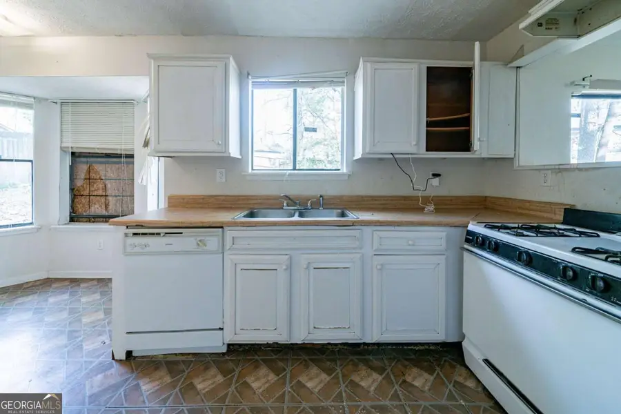 5255 Biffle Downs Road, Stone Mountain, GA 30088 - Image #3