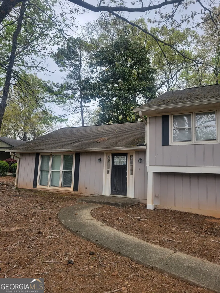 5251 Greenpoint Drive, Stone Mountain, GA 30088 - Image #2
