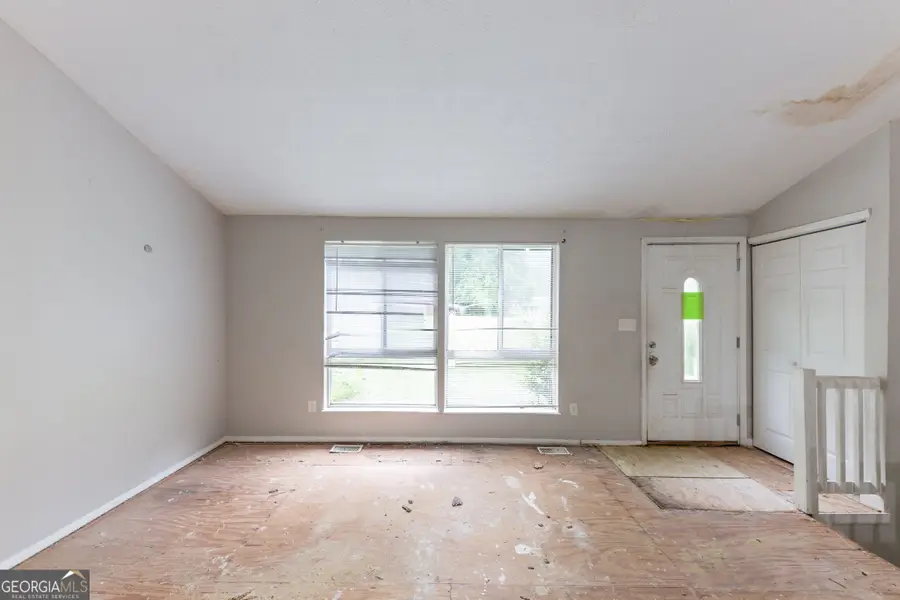 1060 S Millard Way, Stone Mountain, GA 30088 - Image #2