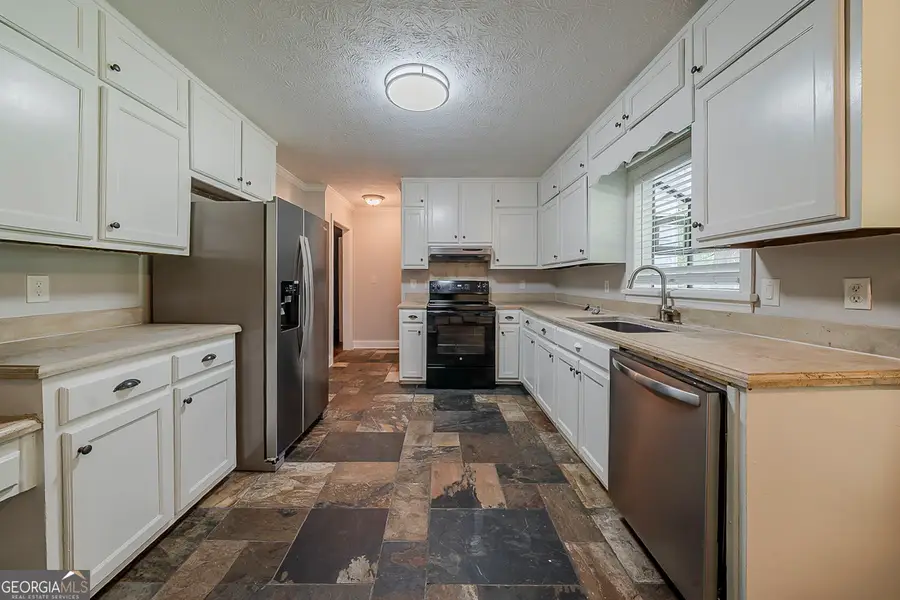 228 Amour Way Sw, Lilburn, GA 30047 - Image #2