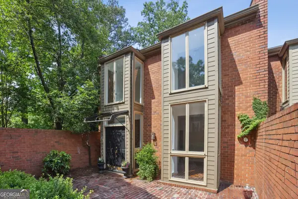 49 Willow Glen, Atlanta, GA 30342