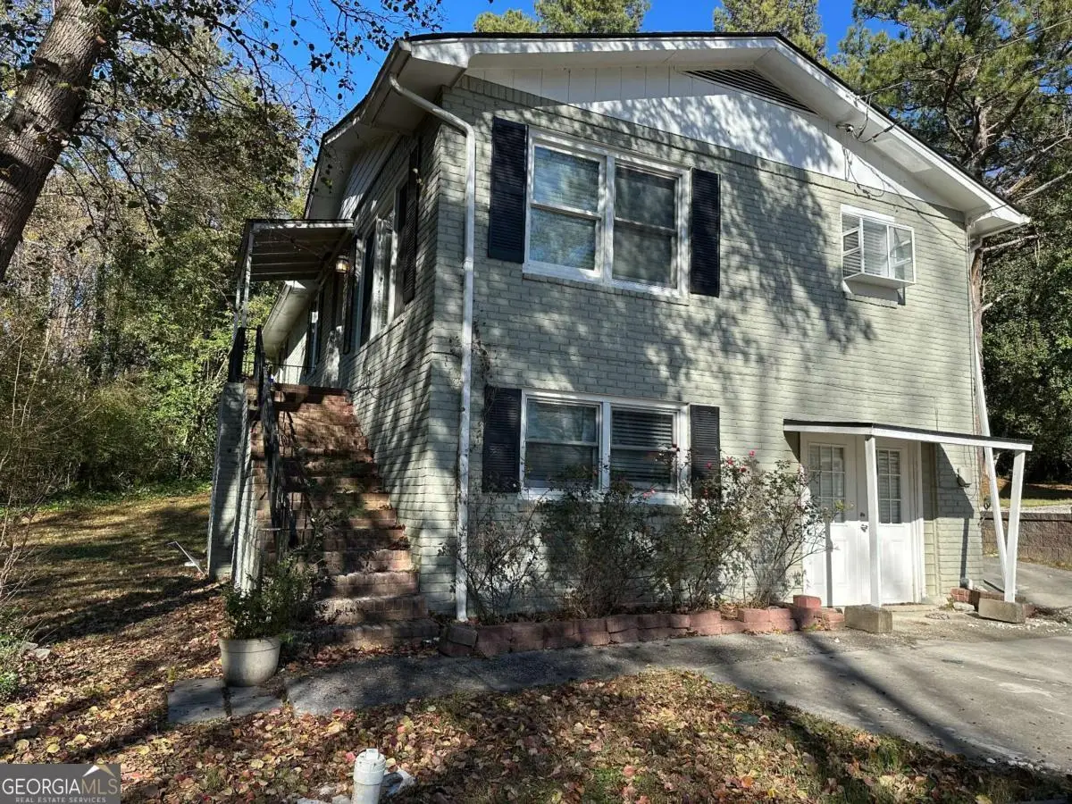 915 Lake Drive, Snellville, GA 30039 - Image #1