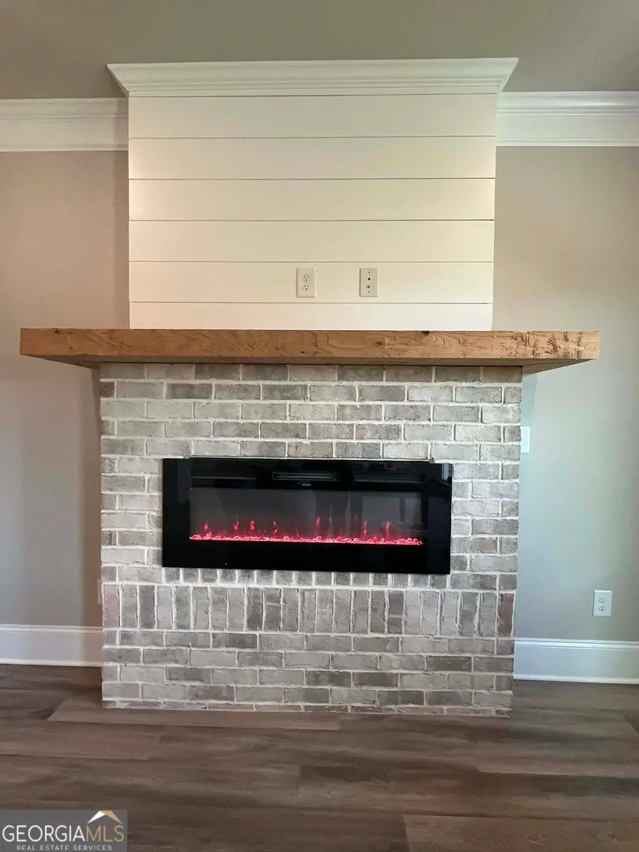 41 Creekside Commons Drive, Hoschton, GA 30548 - Image #3