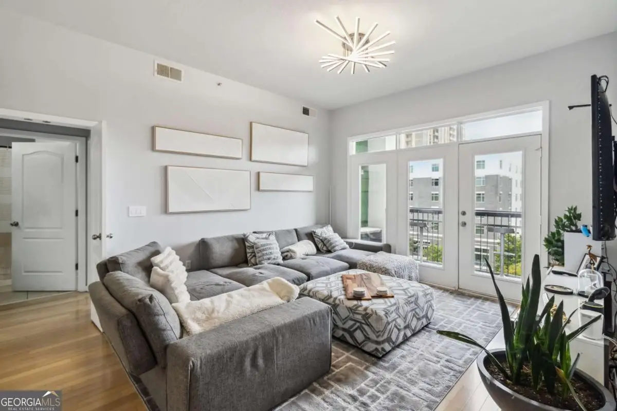 390 17th Street Nw #6055, Atlanta, GA 30363 - Image #1