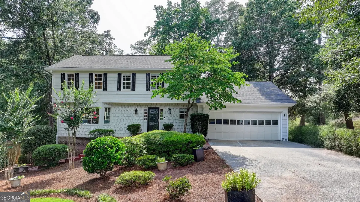 3825 Creekview Drive Ne, Marietta, GA 30068 - Image #1