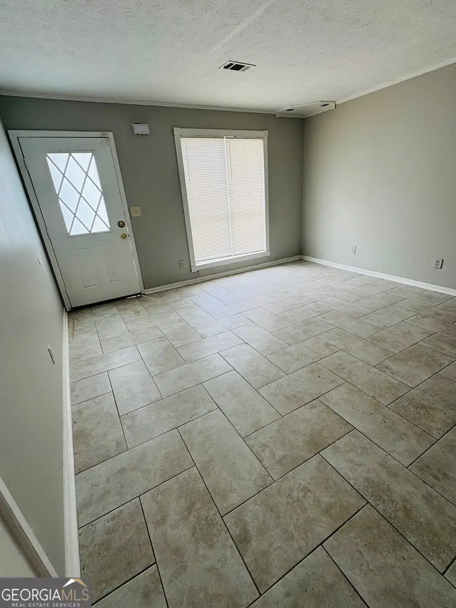 404 Prince Of Wales, Stone Mountain, GA 30083 - Image #2