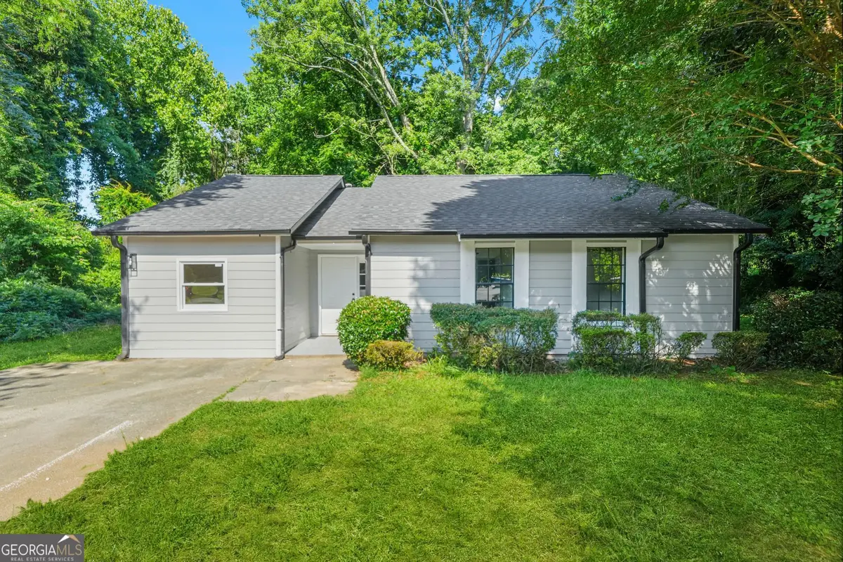 3909 S Creek Court, Stone Mountain, GA 30083 - Image #1