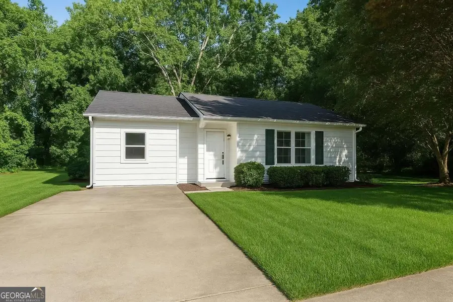 3909 S Creek Court, Stone Mountain, GA 30083 - Image #2