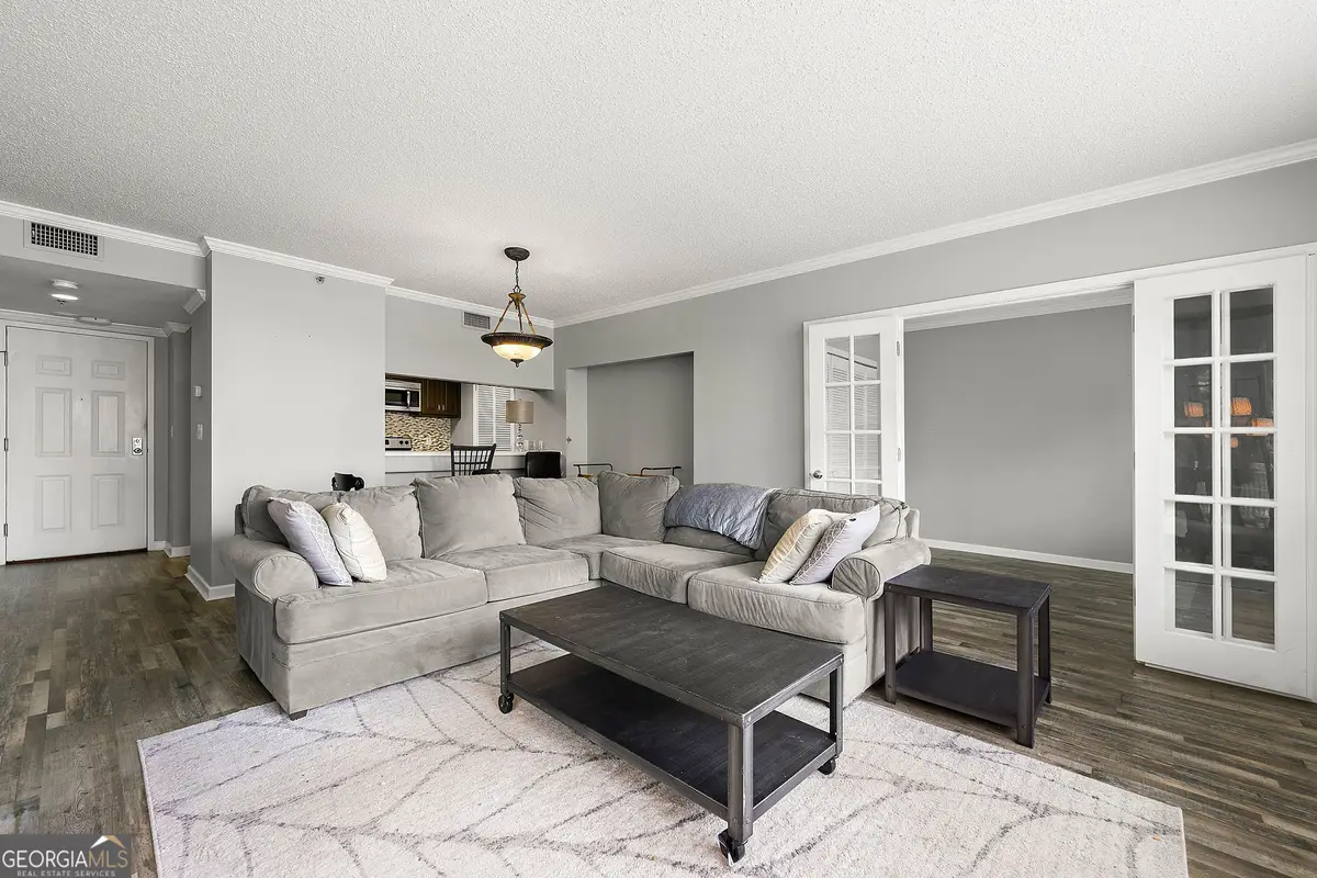 3481 Lakeside Drive Ne #801, Atlanta, GA 30326 - Image #1