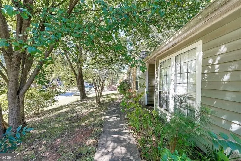 3884 Wood Path Drive, Stone Mountain, GA 30083 - Image #3