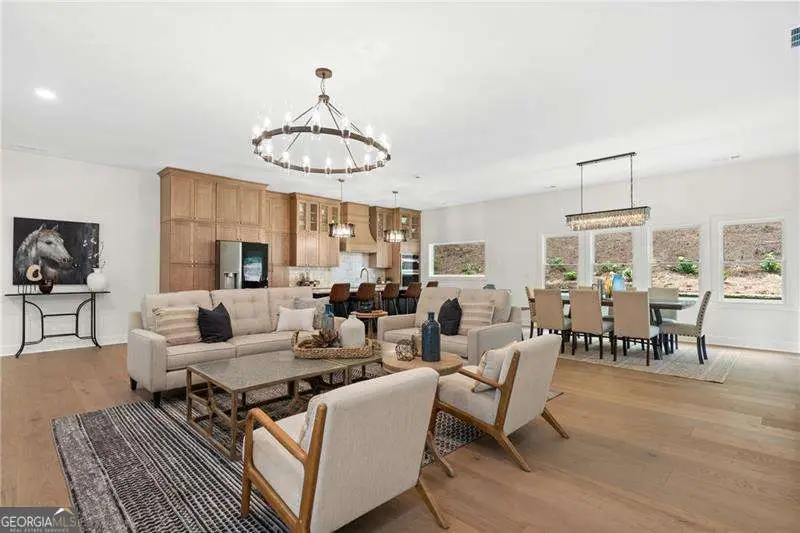 670 Riverside Road, Roswell, GA 30075 - Image #1