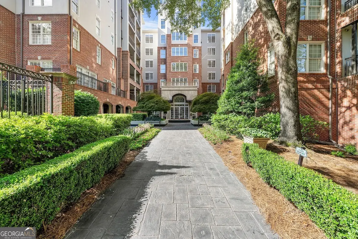 50 Biscayne Drive Nw #6107, Atlanta, GA 30309 - Image #1