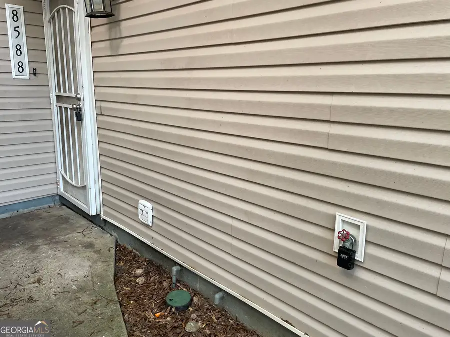 8588 Creekwood Way, Jonesboro, GA 30238 - Image #2