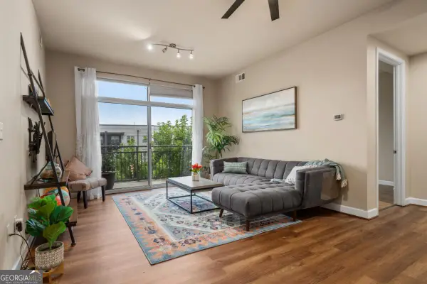 711 Cosmopolitan Drive #517, Atlanta, GA 30324