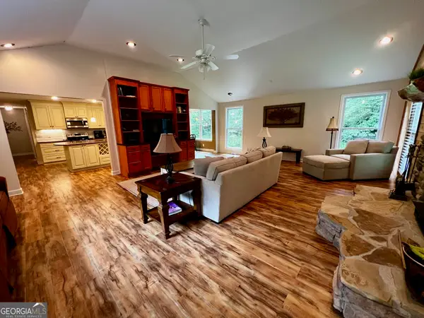 1319 Henry Evans Road, Ellijay, GA 30536